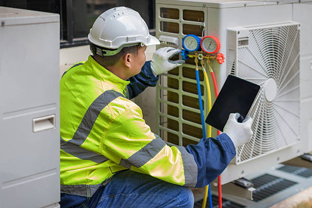 Professional Hvac technician working in Bridgeport, CT